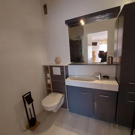 Apartment Cosy A 80m De La Avec Jardin Et Jeux Pour Enfants - Fr-1-423-238
